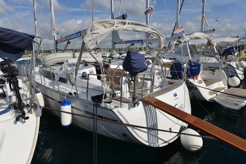 Photo #4 - Bavaria Cruiser 37 - 3 cab. (Eneja) en Biograd - 30264