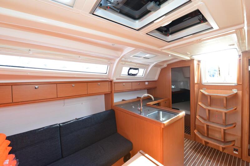 Photo #7 - Bavaria Cruiser 37 - 3 cab. (Eneja) en Biograd - 30264