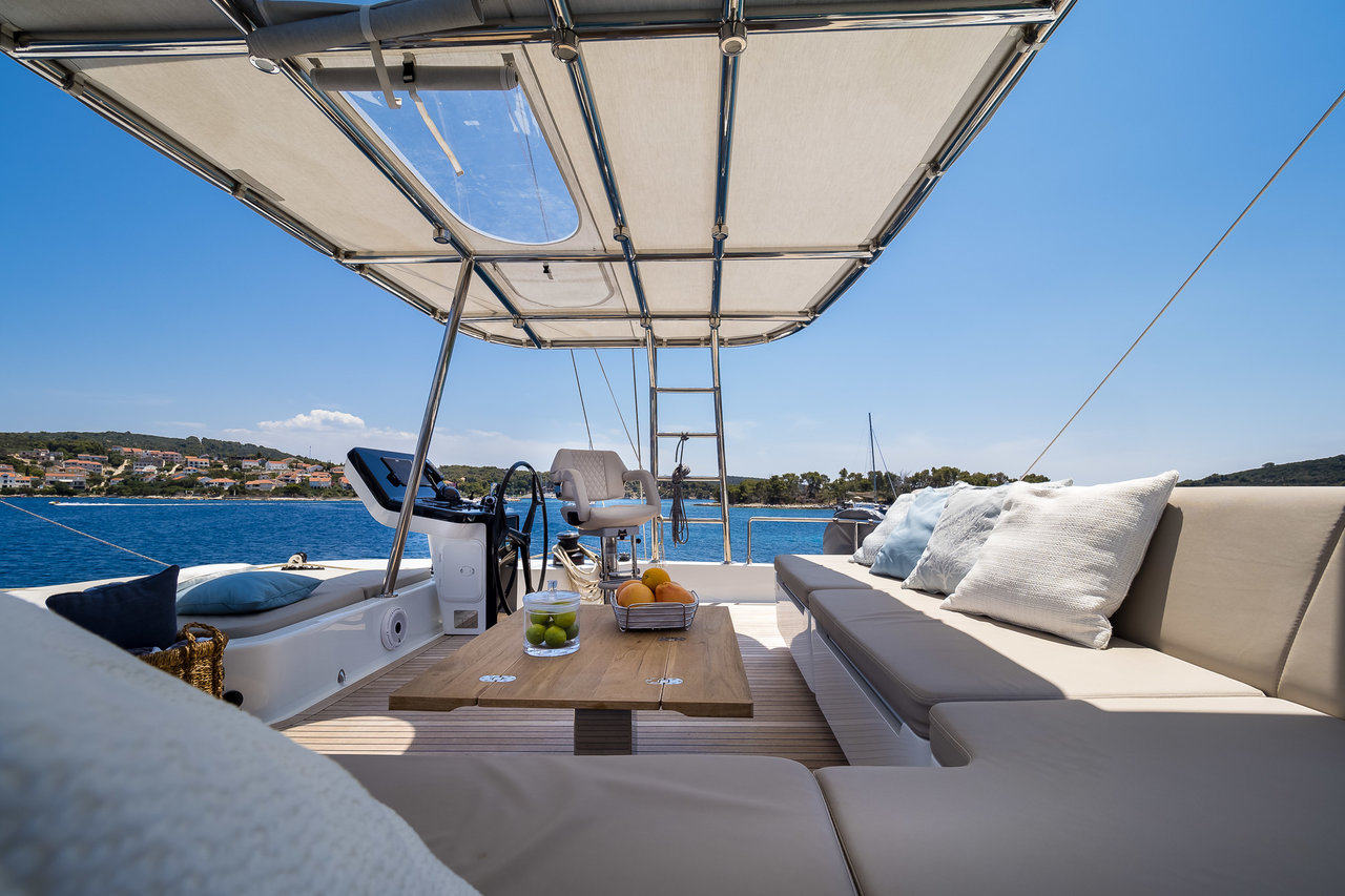 Photo #8 - Sunreef 50 (Solitaire) in Kastela - 30276