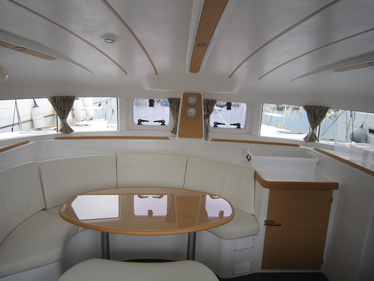 Photo #11 - Lagoon 380 - 4 cab. (ThunderCat) in Lavrion - 30327