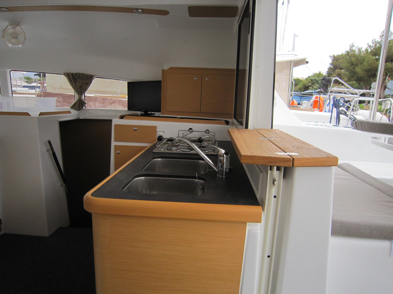 Photo #13 - Lagoon 380 - 4 cab. (ThunderCat) in Lavrion - 30327