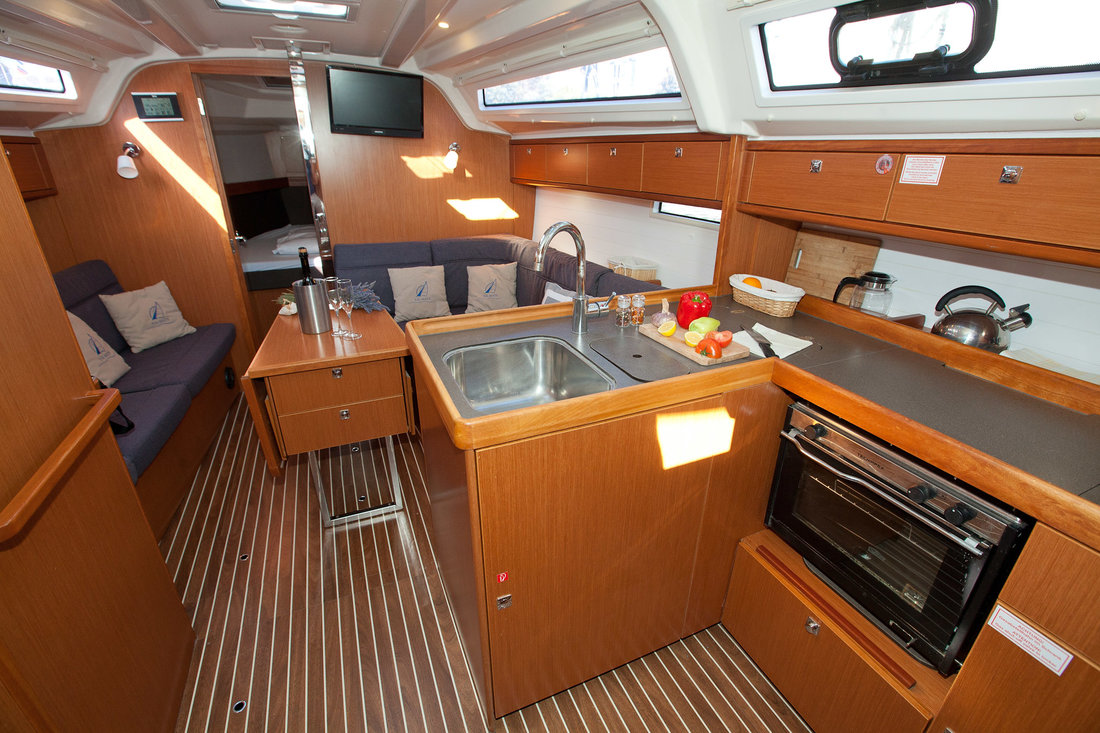 Photo #17 - Bavaria Cruiser 37 - 3 cab. (Gospoja) in Zadar - 30404