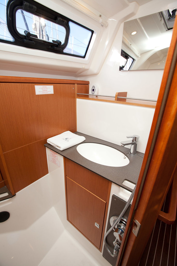 Photo #28 - Bavaria Cruiser 37 - 3 cab. (Gospoja) in Zadar - 30404