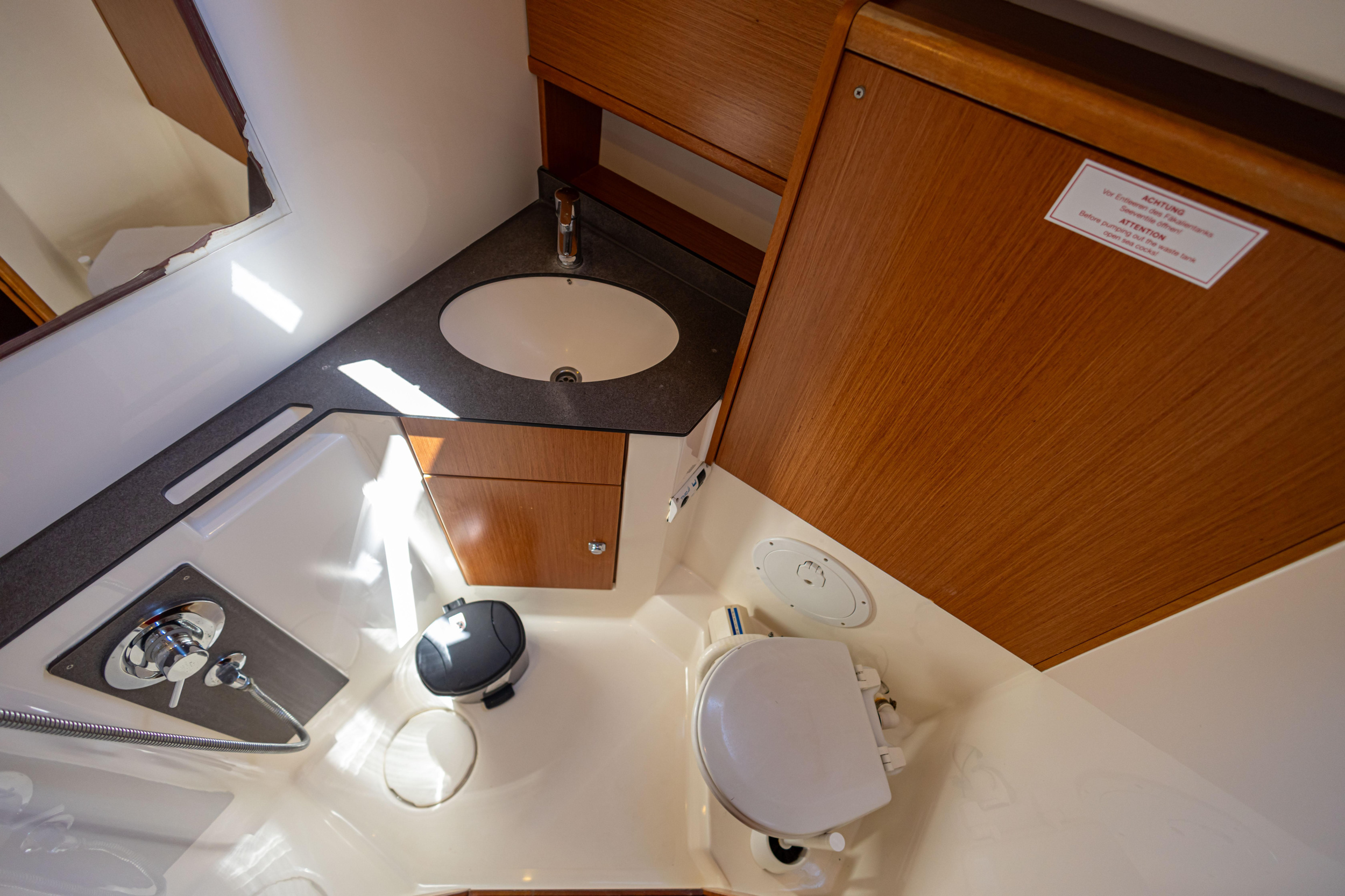 Photo #13 - Bavaria Cruiser 46 - 4 cab. (Wanderlust) in Paleros - 30500