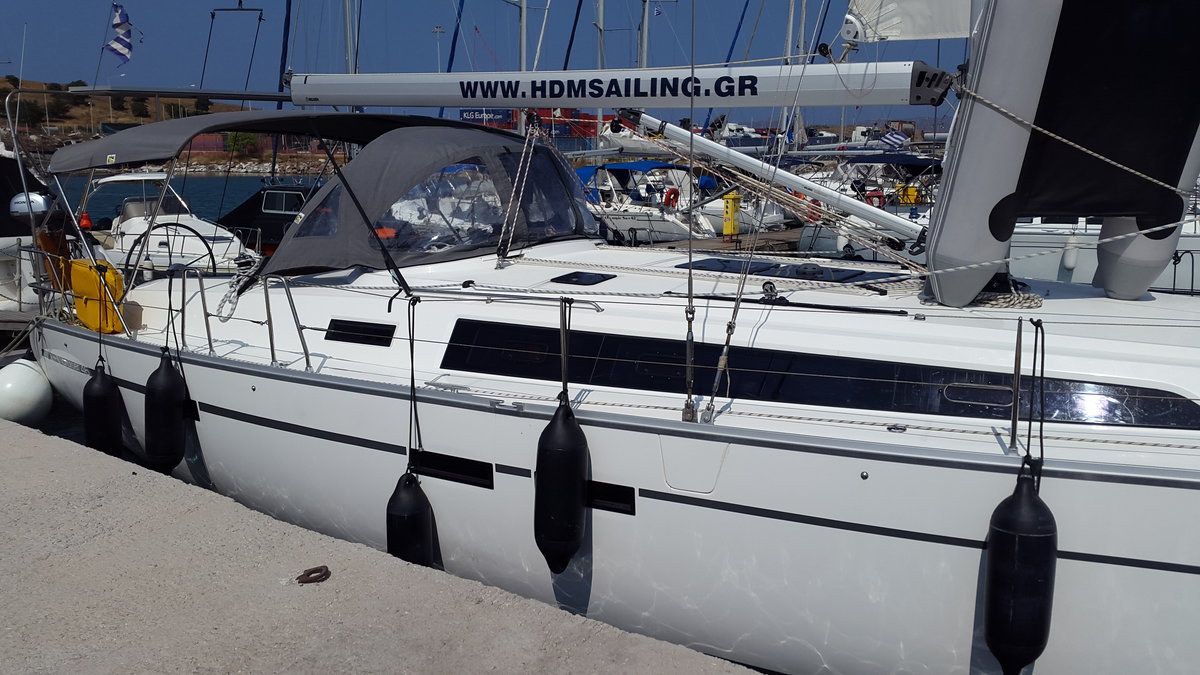 Photo #4 - Bavaria Cruiser 46 - 4 cab. (Okyalos) in Lavrion - 30501