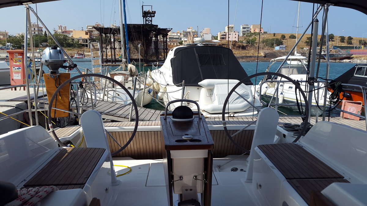 Photo #5 - Bavaria Cruiser 46 - 4 cab. (Okyalos) in Lavrion - 30501