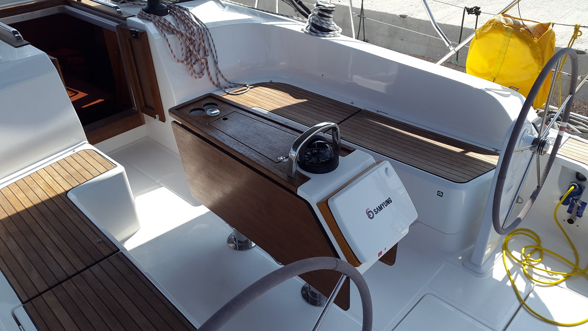 Photo #6 - Bavaria Cruiser 46 - 4 cab. (Okyalos) in Lavrion - 30501