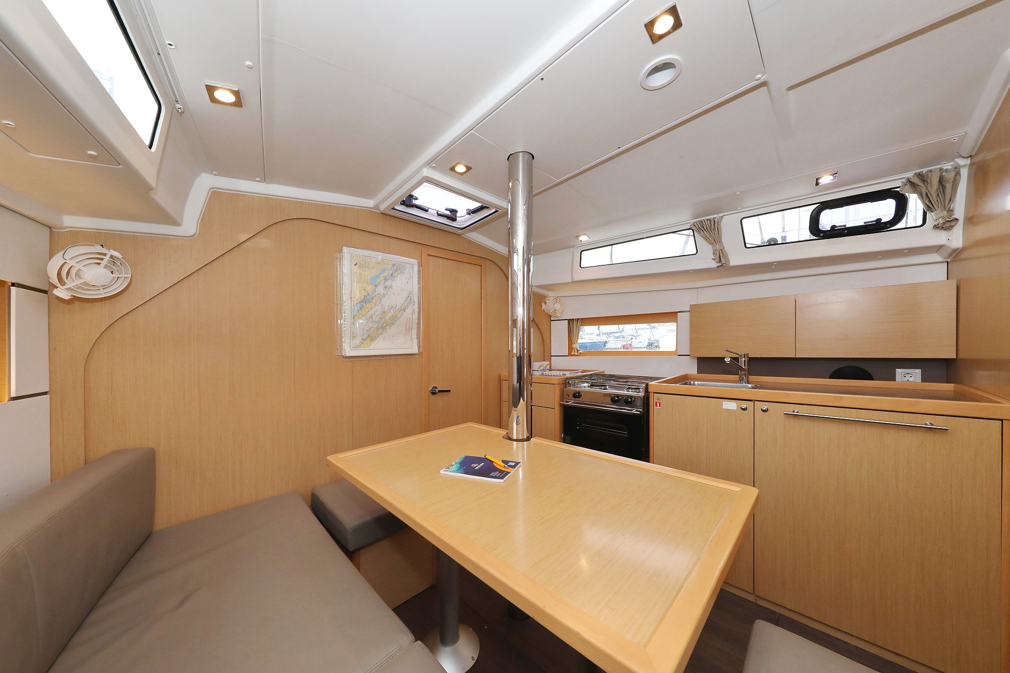 Photo #27 - Oceanis 38 - 3 cab. (One) in Biograd - 30535