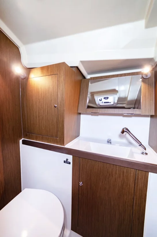 Oceanis 41.1 (Sail Orion)  - 18