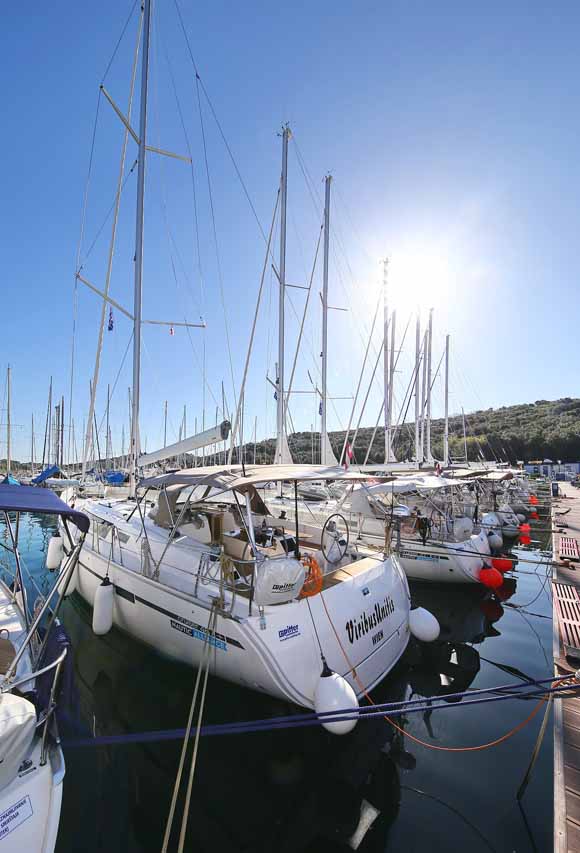 Photo #3 - Bavaria Cruiser 46 - 4 cab. (Viribus Unitis) in Pula - 30637