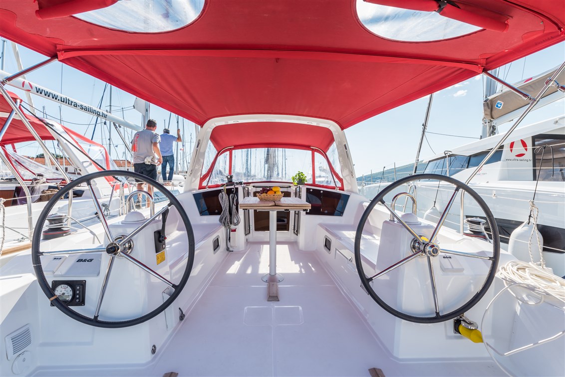 Photo #3 - Oceanis 38 - 3 cab. (Rusalka) in Pomer - 30744