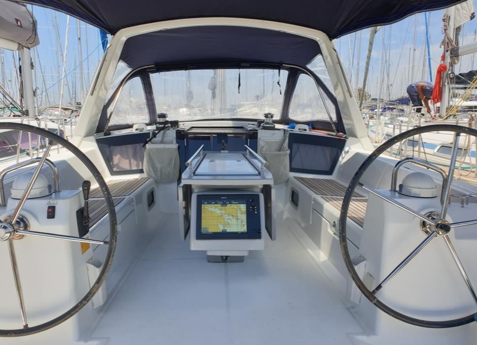 Photo #4 - Oceanis 41 (Ecstasea) en Atenas - 30794