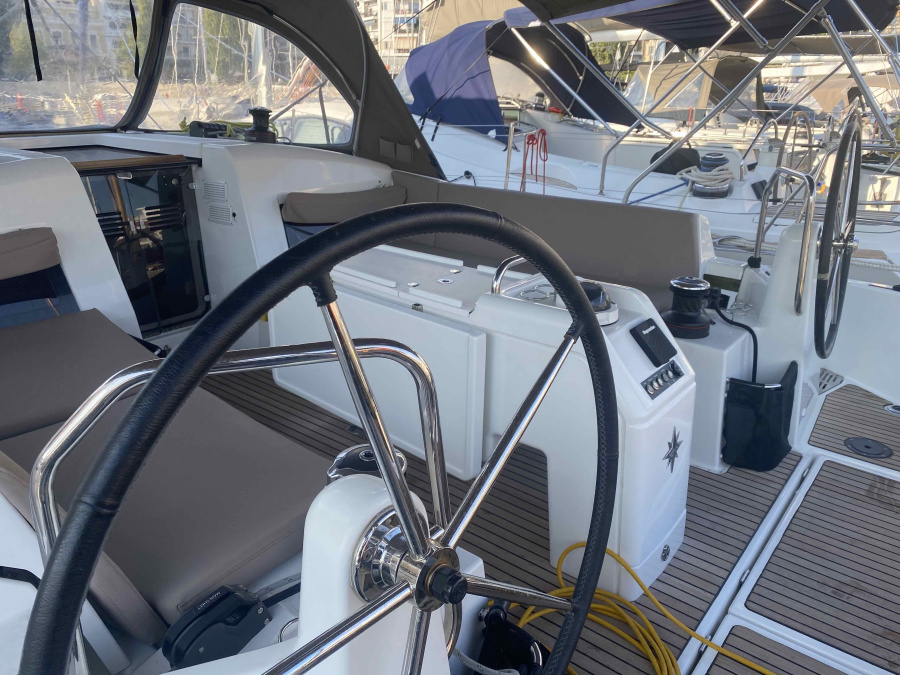 Photo #8 - Sun Odyssey 440 (Anima) in Atene - 30847