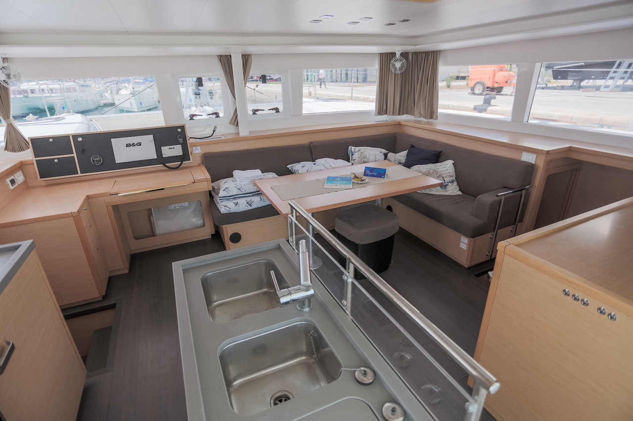 Photo #12 - Lagoon 450 F - 4 + 2 cab. (Gatto di Mare) in Mahe - 30916