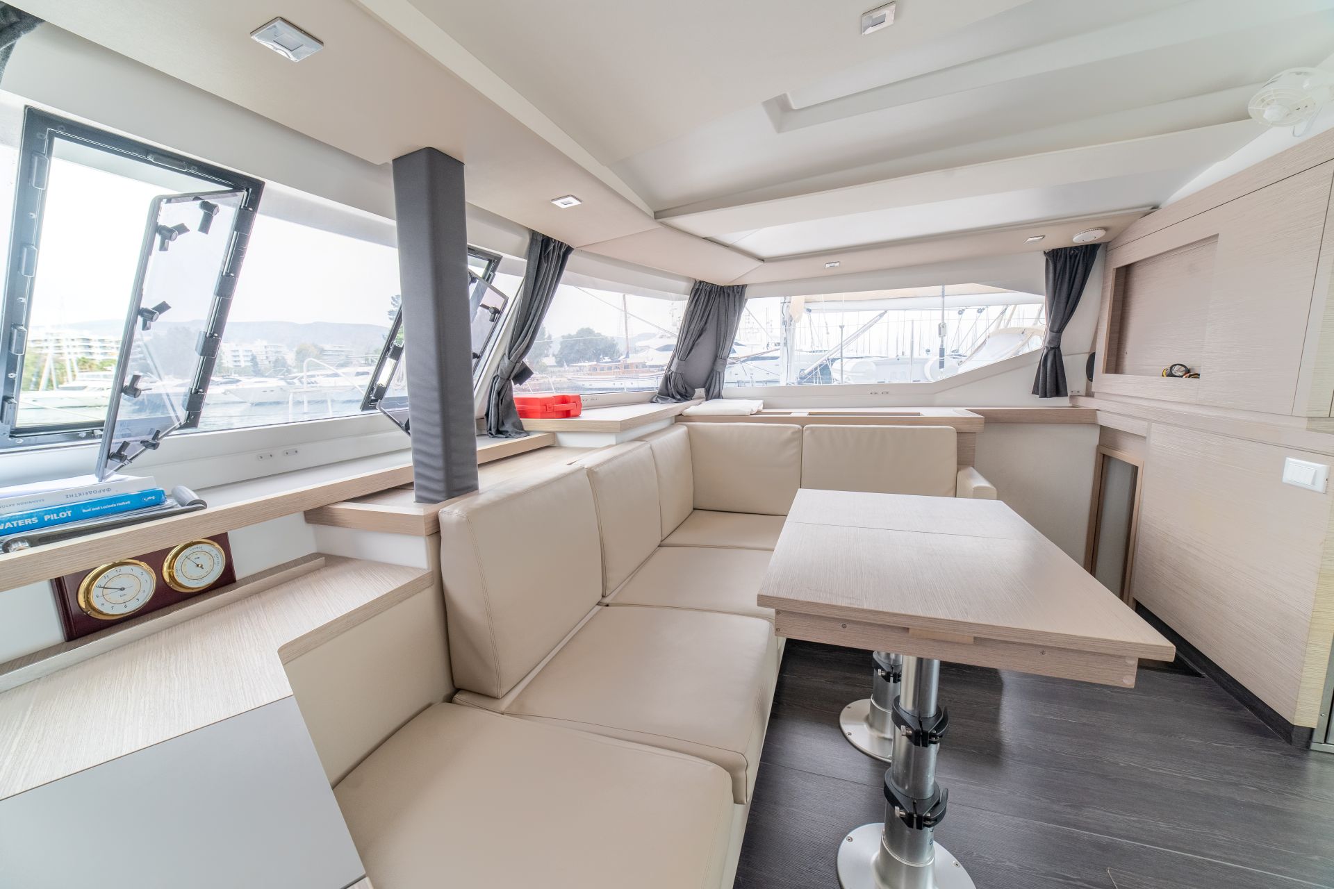 Photo #6 - Fountaine Pajot Astrea 42 - 4 + 2 cab. (MARLIN II) in Atene - 31005