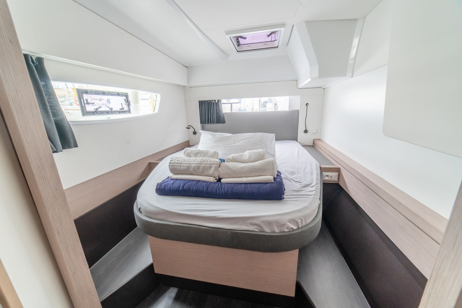Photo #9 - Fountaine Pajot Astrea 42 - 4 + 2 cab. (MARLIN II) in Atene - 31005