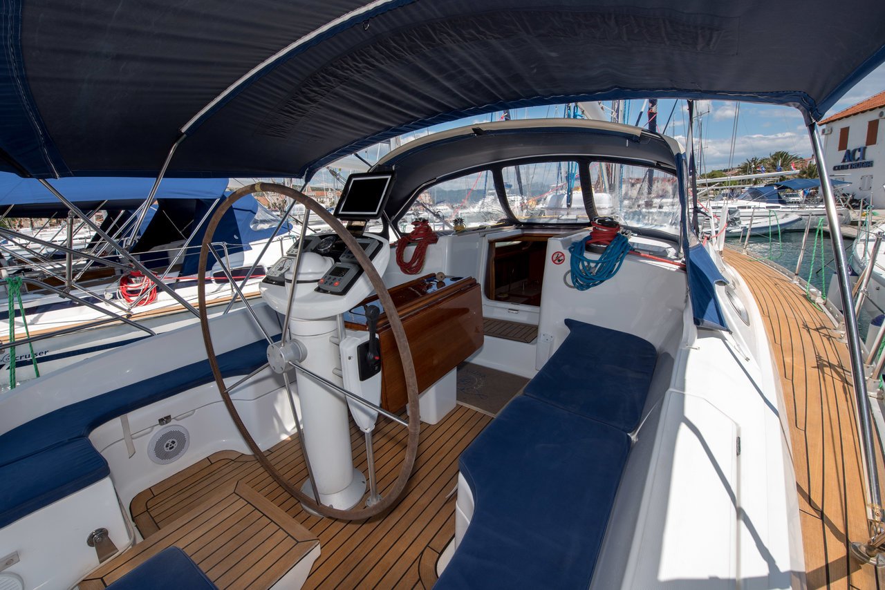 Photo #5 - Sun Odyssey 42.2 Exclusive - 3 cab. (Palmizana) in Trogir - 31062