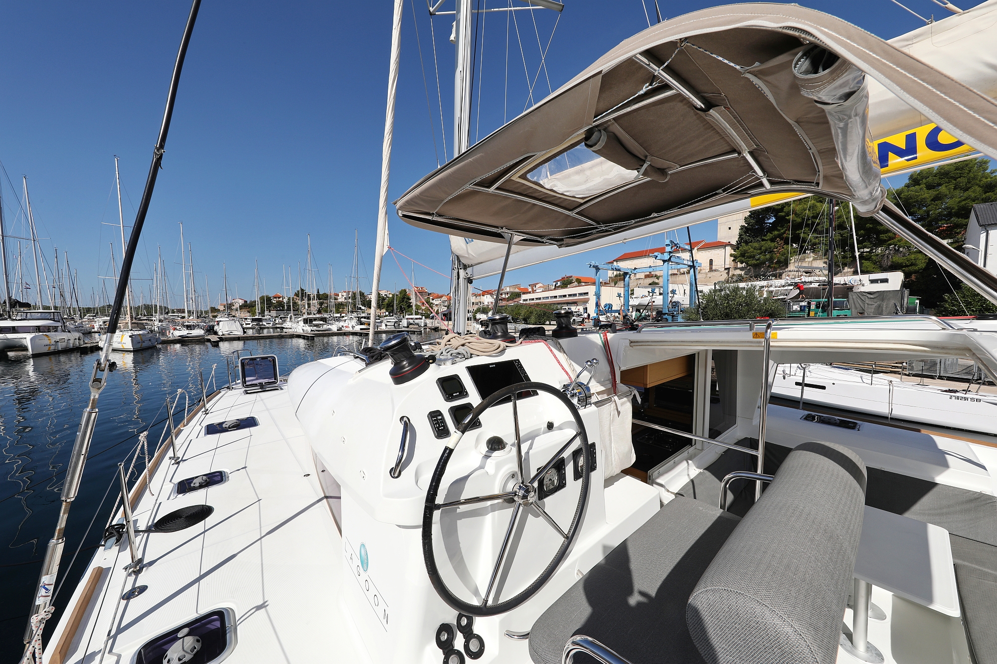 Photo #10 - Lagoon 400 S2 - 4 + 2 cab. (Kinga V) in Sibenik - 31194
