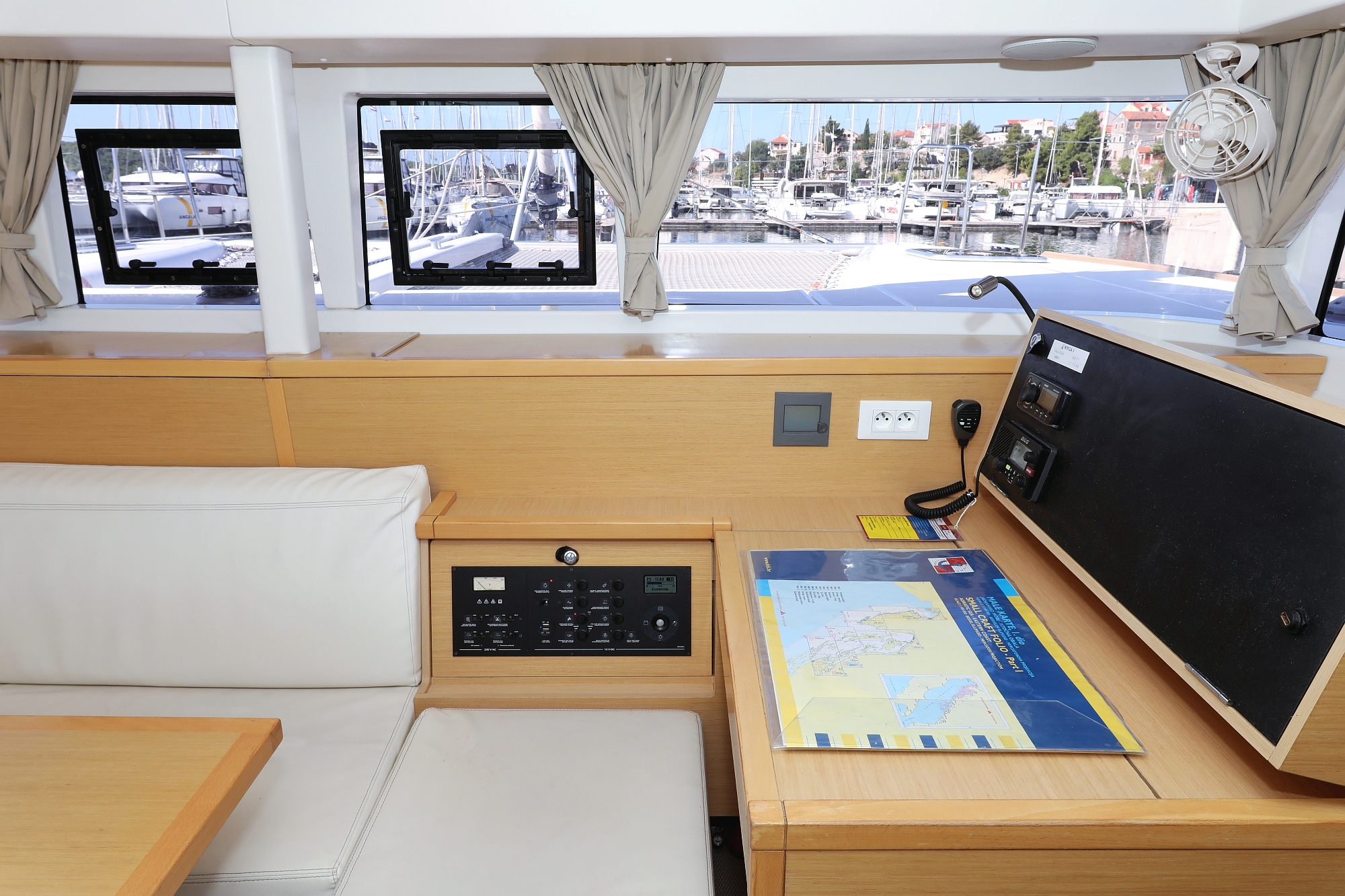 Photo #18 - Lagoon 400 S2 - 4 + 2 cab. (Kinga V) in Sibenik - 31194