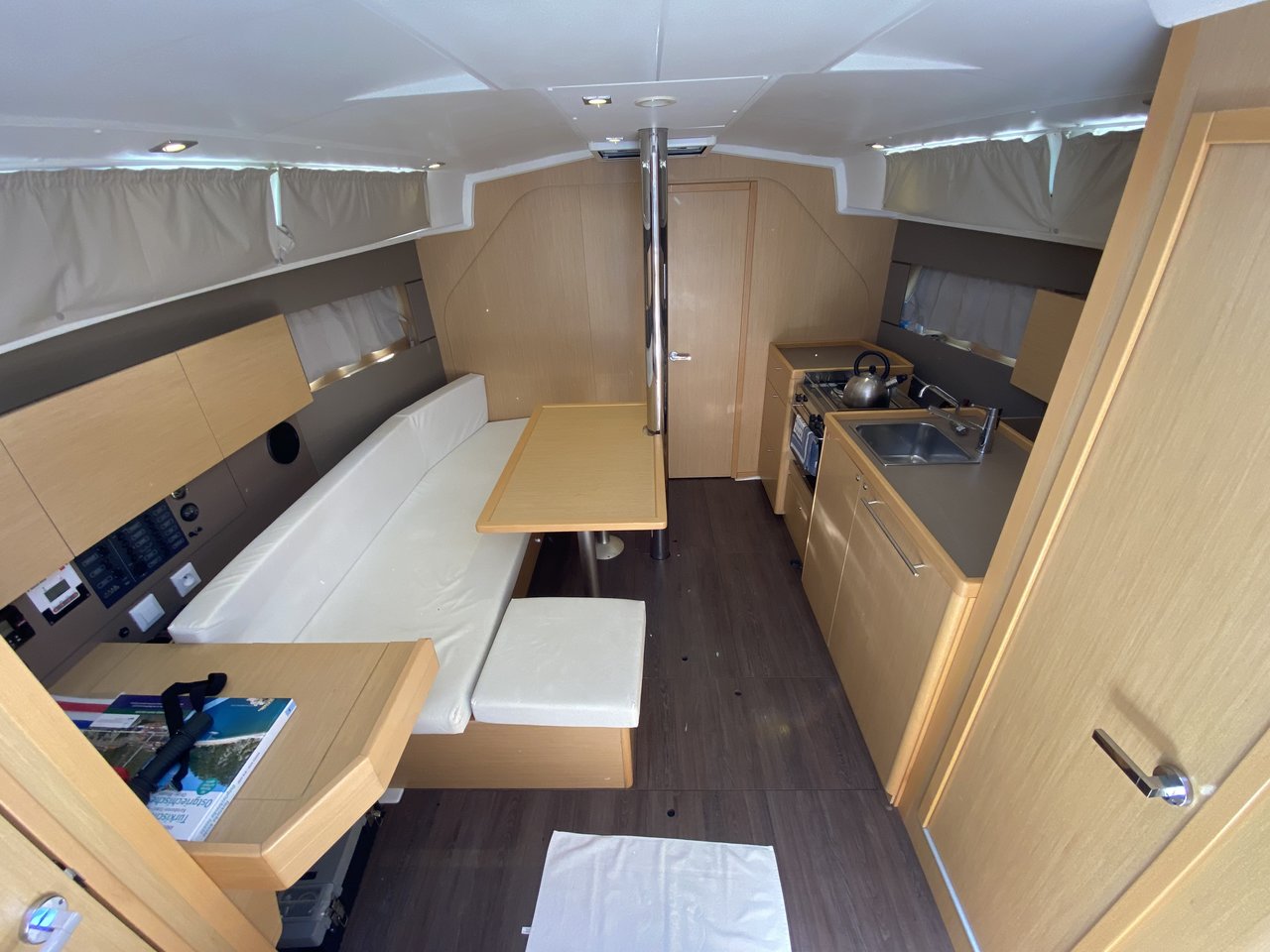 Photo #9 - Oceanis 38 - 3 cab. (Solar) en Fethiye - 31230