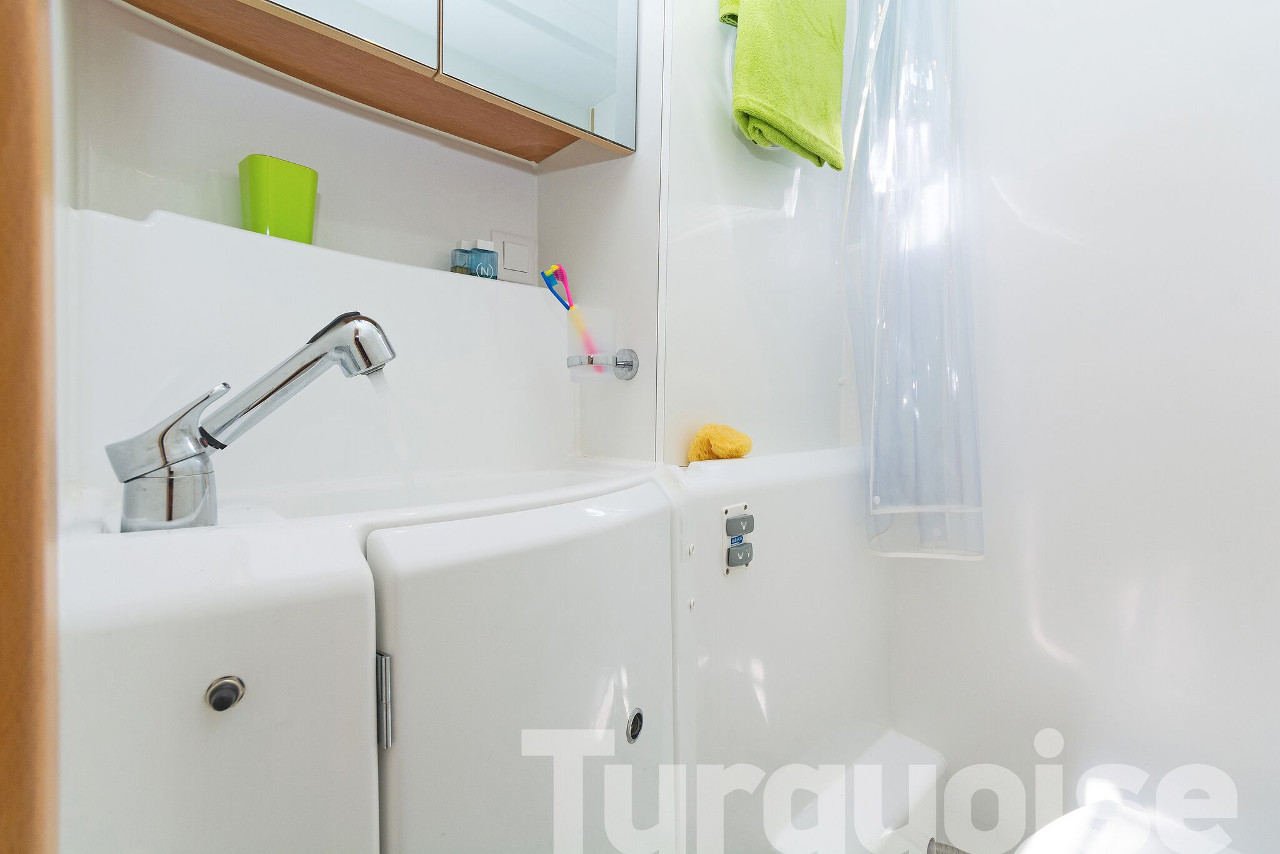 Photo #58 - Lagoon 400 S2 - 4 + 2 cab. (Turquoise) in Lavrion - 31238
