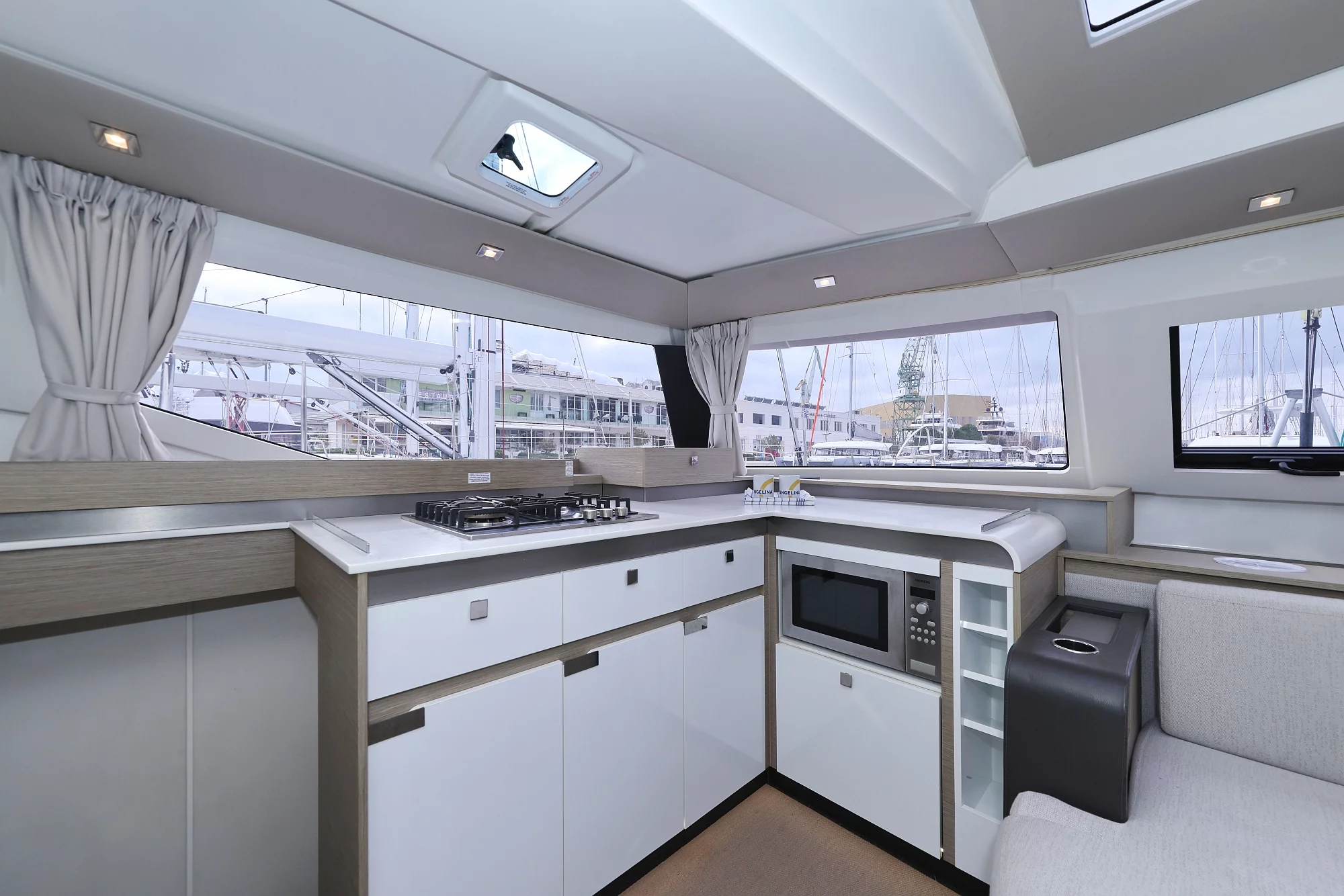Fountaine Pajot Elba 45 - 5 cab. (Sun Office)  - 12