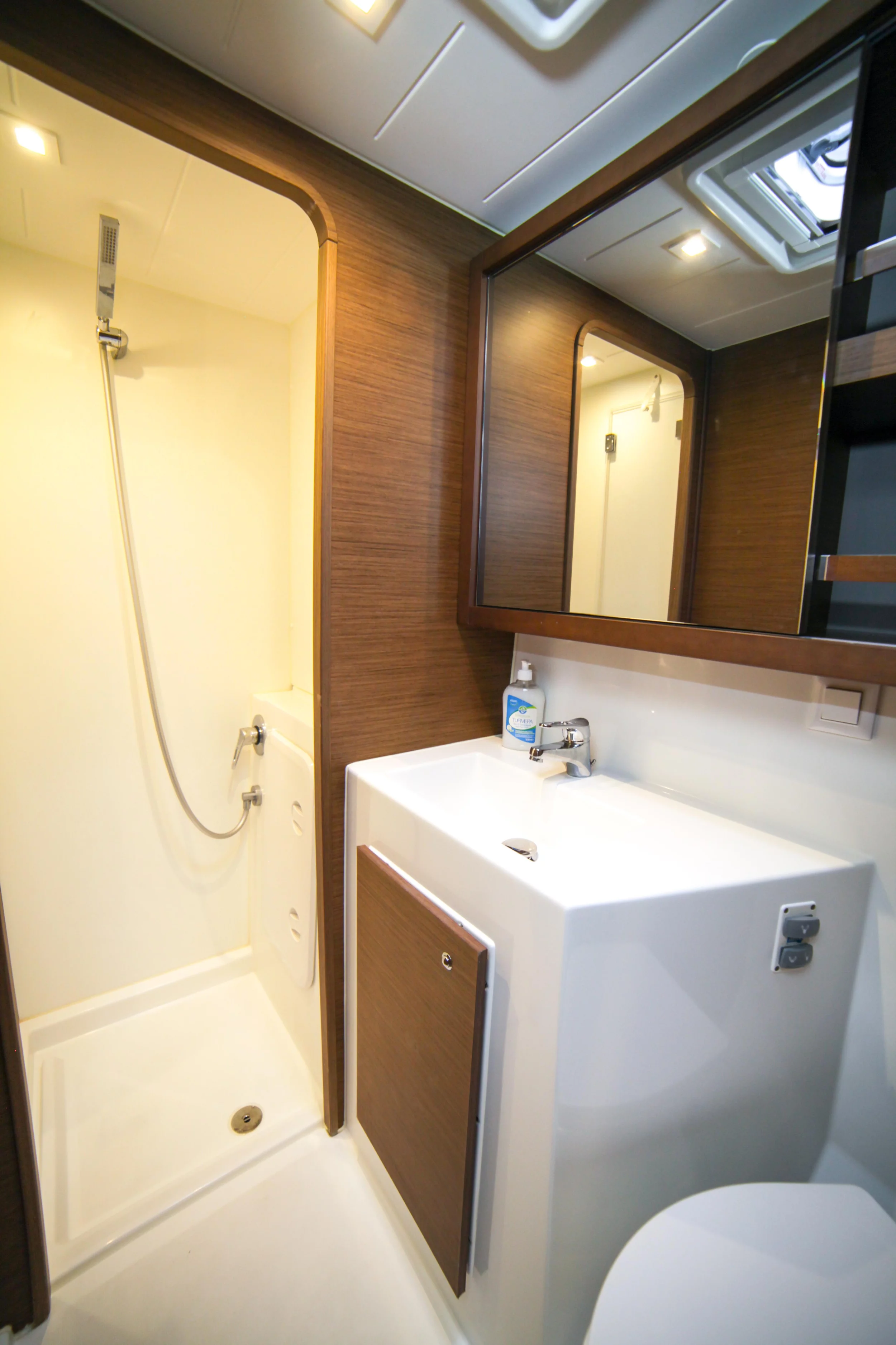 Lagoon 42 - 4 + 2 cab. (Sail Adasu)  - 17