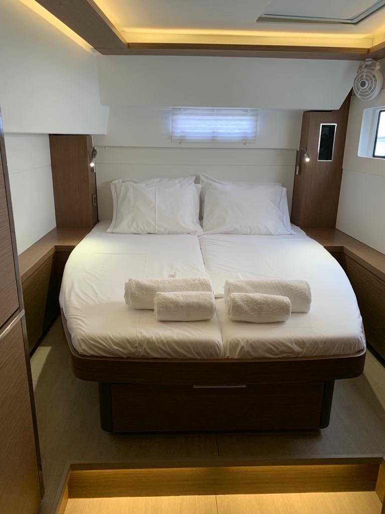 Photo #16 - Lagoon 46 - 4 + 2 cab. (White Pearl) in Athen - 31301