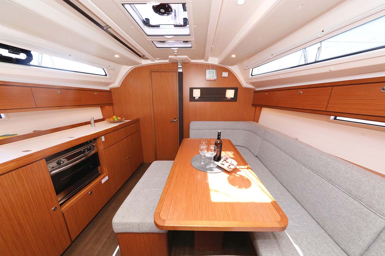 Photo #11 - Bavaria Cruiser 41 Style (Madrugada) en Murter - 31431