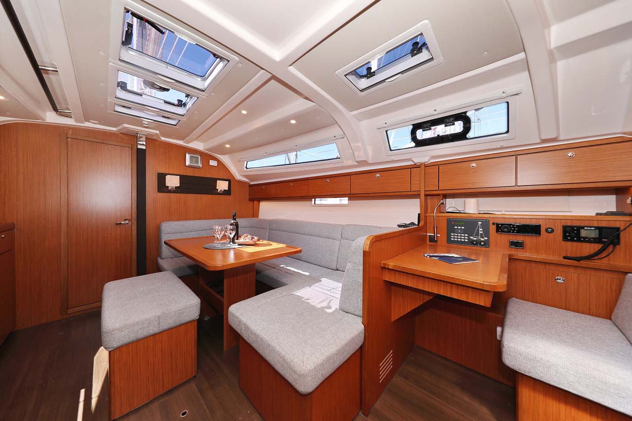 Photo #12 - Bavaria Cruiser 41 Style (Madrugada) en Murter - 31431