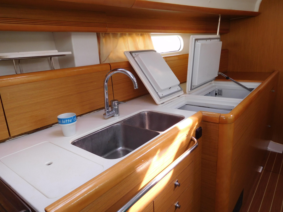 Photo #7 - Sun Odyssey 44i (Anastasia) in Atene - 31436