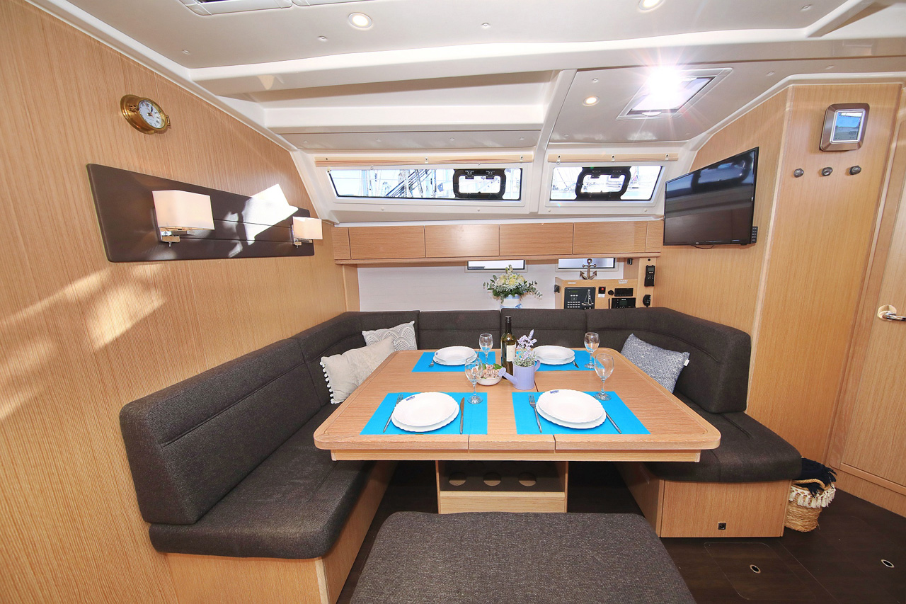 Photo #13 - Bavaria Cruiser 46 - 4 cab. (Saphir) en Trogir - 31442