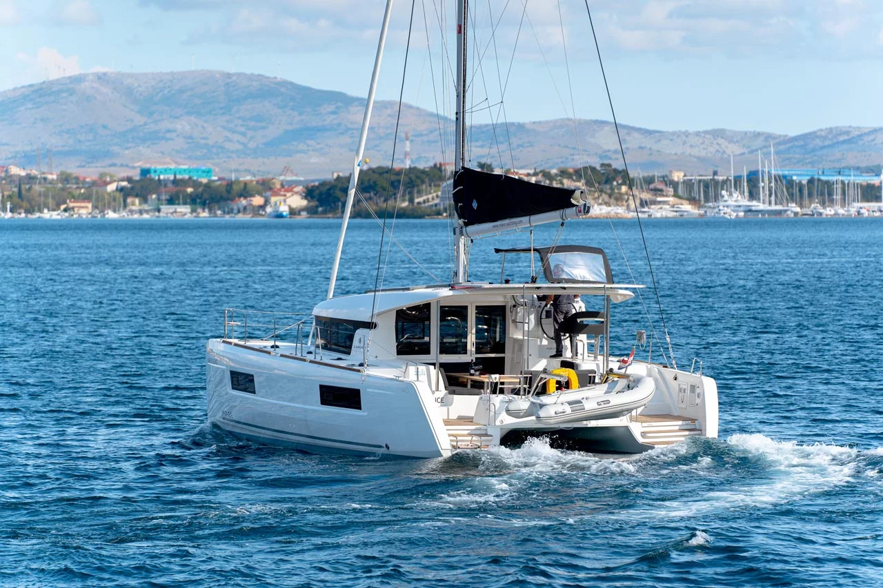 Lagoon 40 - 4 + 2 cab (Sound of Silence)  - 5