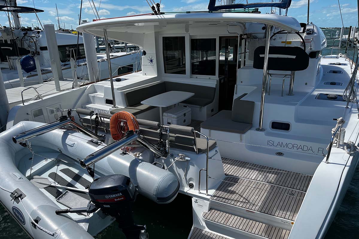 Photo #4 - Lagoon 40 - 4 + 2 cab (Indie Vortex) in Marsh Harbour - 31481