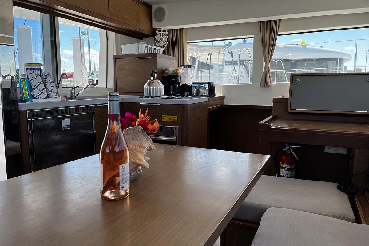 Photo #12 - Lagoon 40 - 4 + 2 cab (Indie Vortex) in Marsh Harbour - 31481