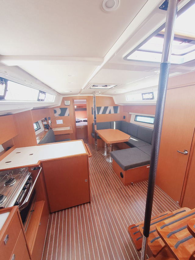 Photo #5 - Bavaria C42 (Lucia) in Pula - 31485