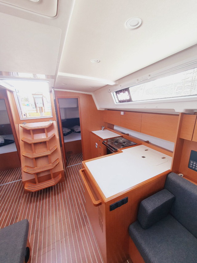 Photo #8 - Bavaria C42 (Lucia) in Pula - 31485