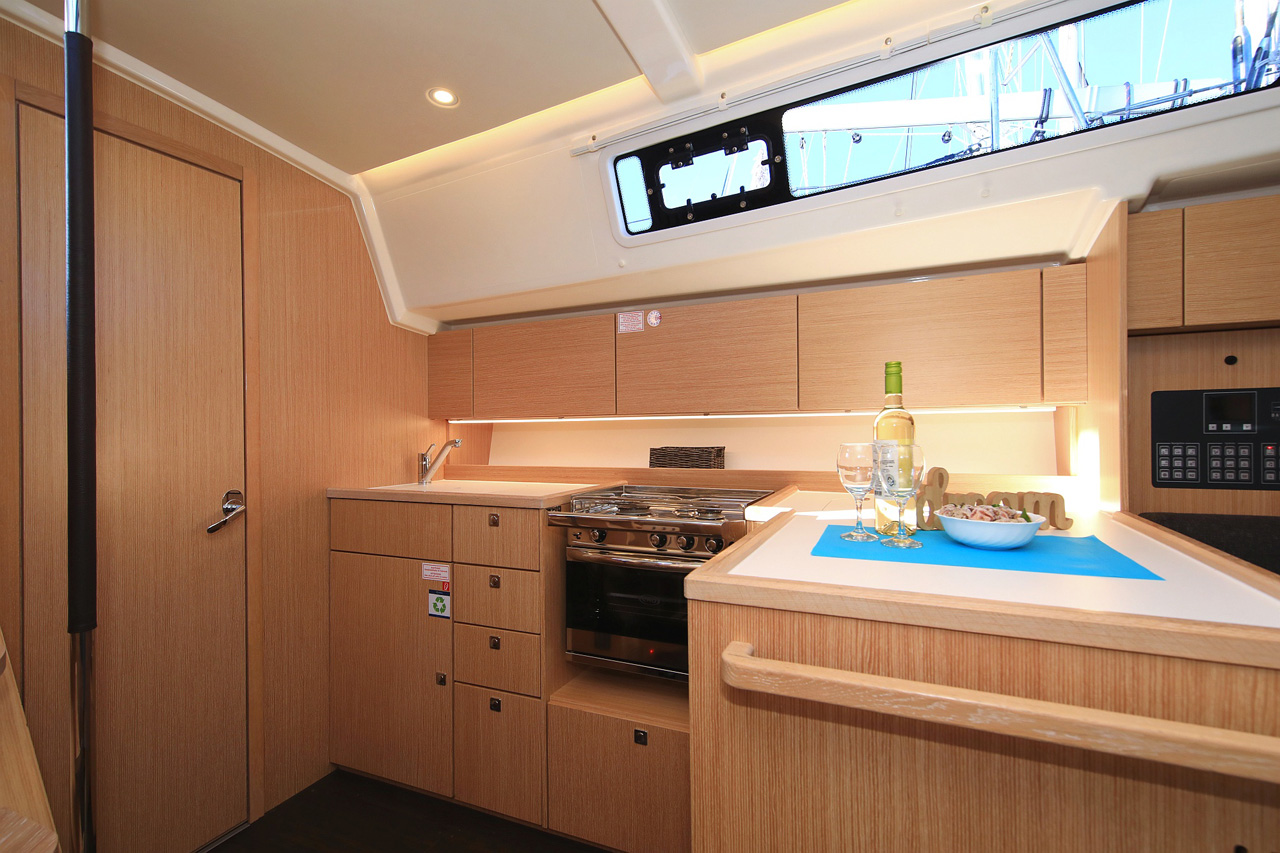 Photo #16 - Bavaria C42 Style (Lizzy) en Trogir - 31487