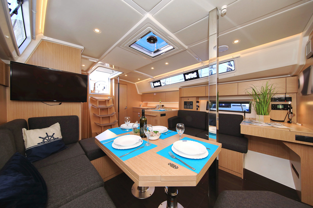 Photo #18 - Bavaria C42 Style (Lizzy) en Trogir - 31487