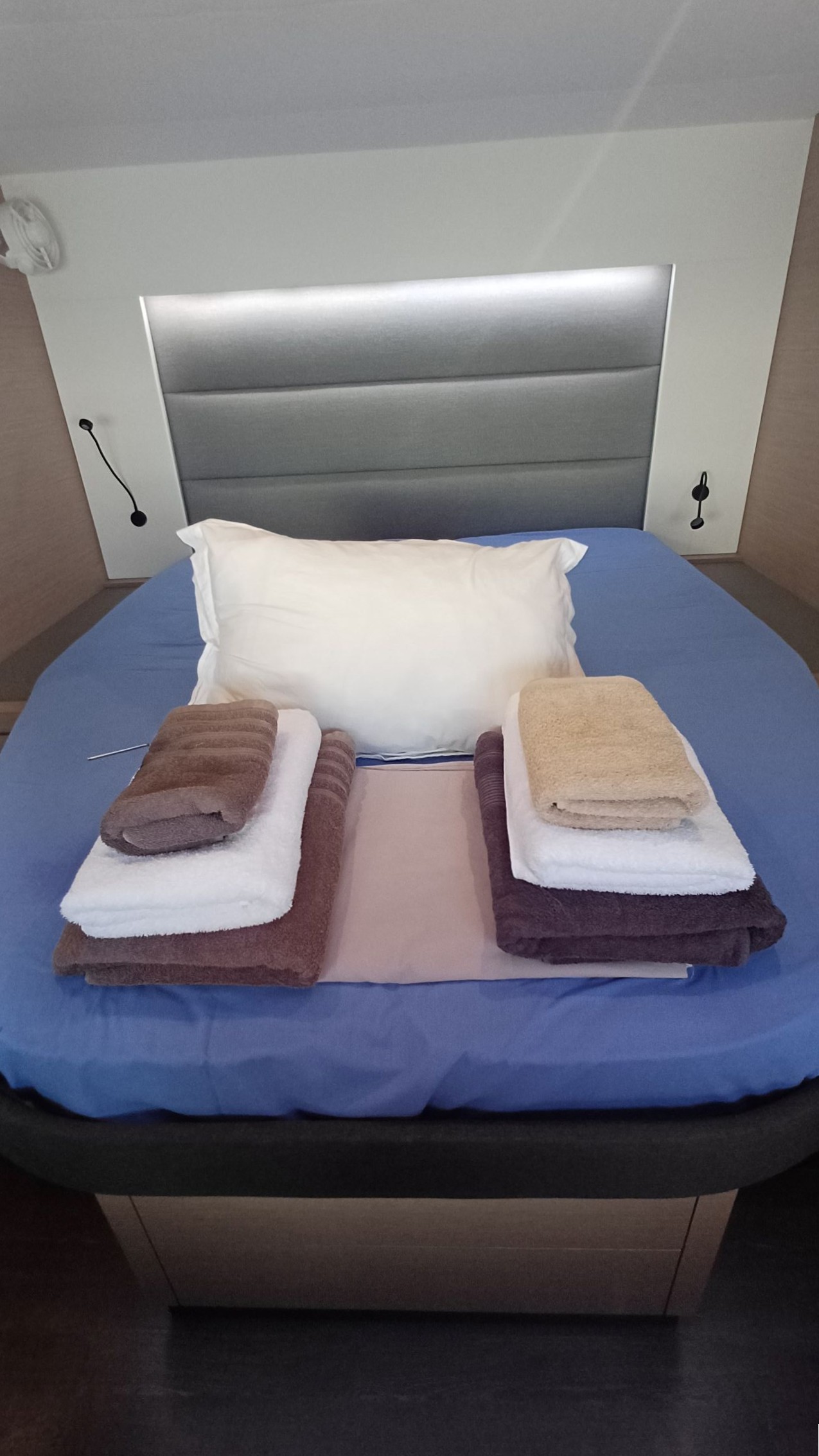 Photo #9 - Fountaine Pajot Saona 47 Quintet - 5 + 1 cab. (BEYOND) in Lavrion - 31488
