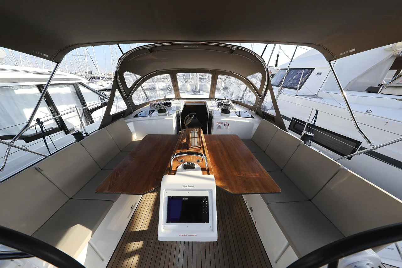 Bavaria C42 Style (Silver Seagull)  - 8
