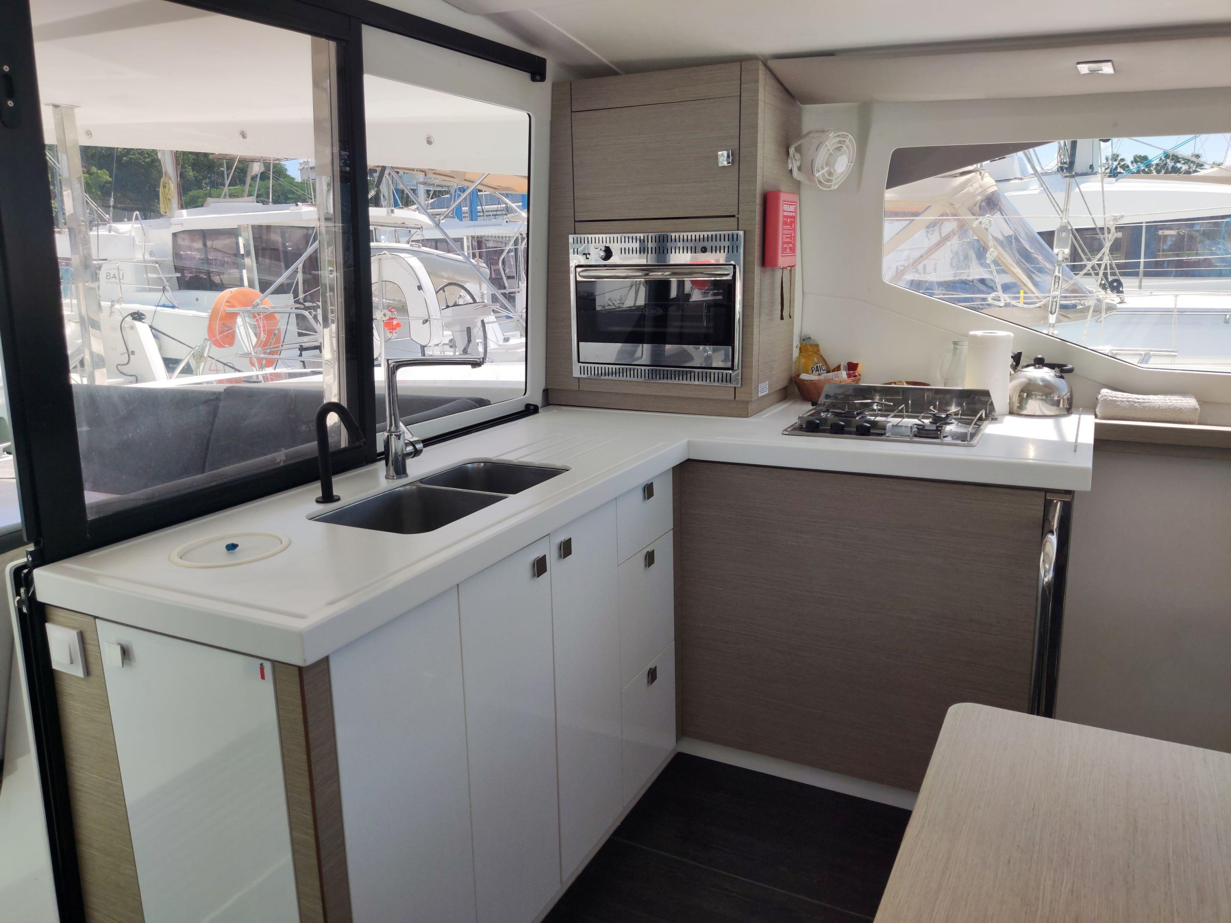Photo #14 - Fountaine Pajot Lucia 40 - 4 cab. (SALAKO II) in Bas du fort - 31627