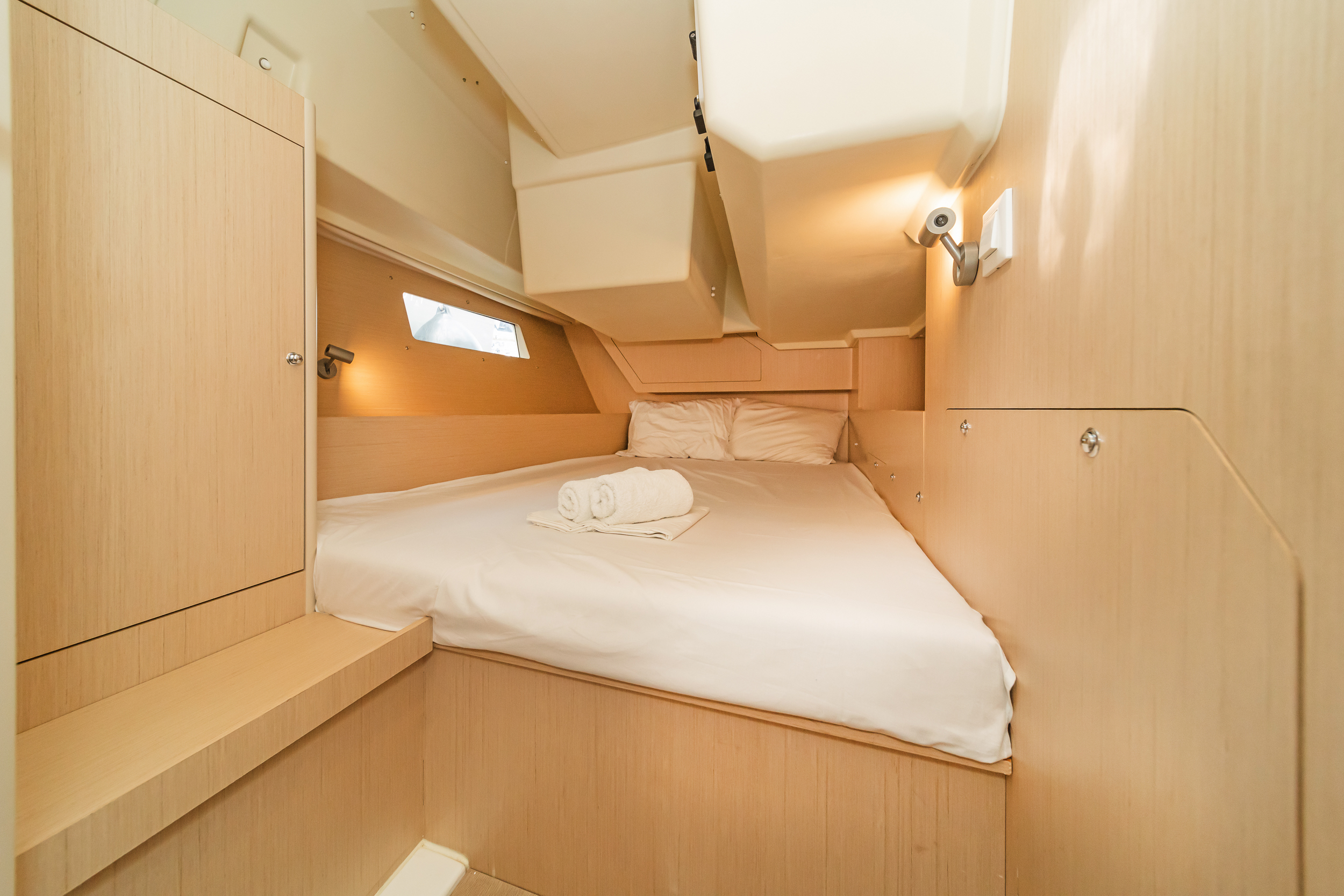 Photo #4 - Oceanis 41.1 (SILVER EINTZEL) in Athen - 31646