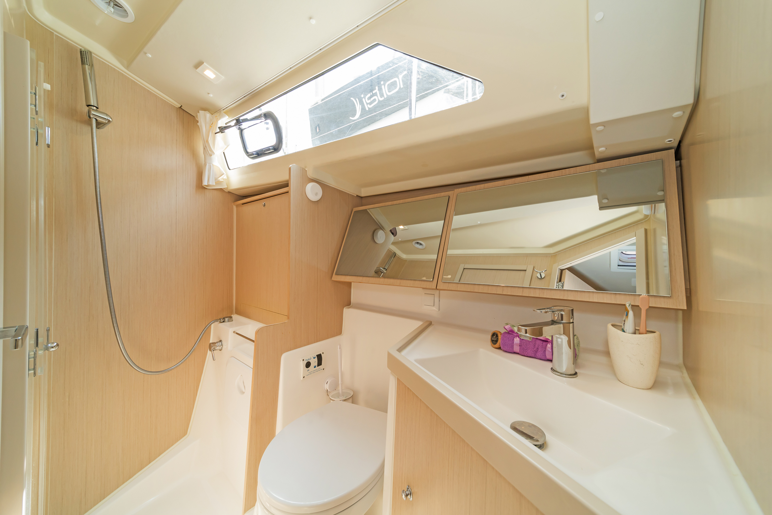 Photo #7 - Oceanis 41.1 (SILVER EINTZEL) in Athen - 31646