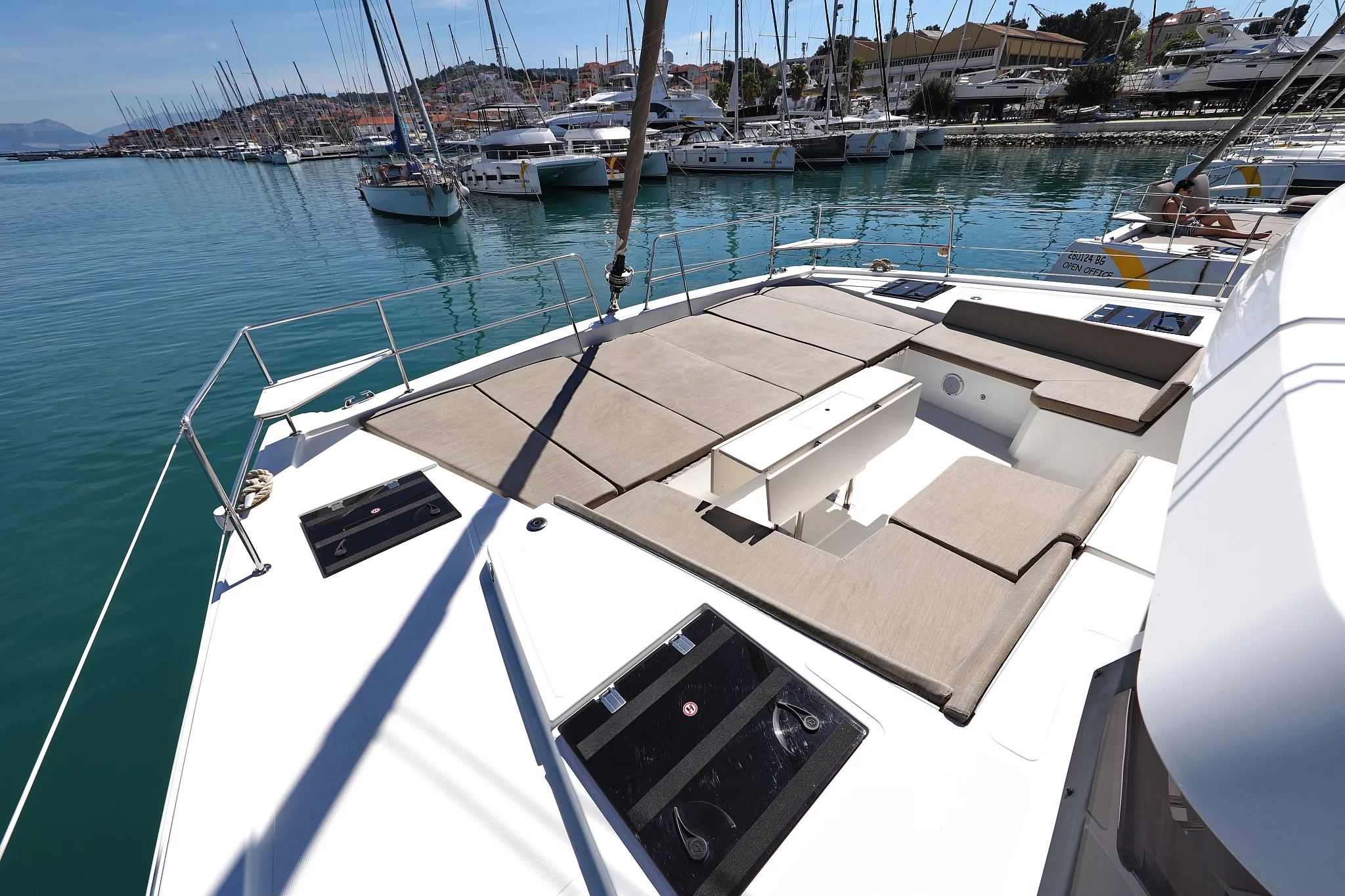 Bali 4.8 - 6 + 2 cab. (Titan)  - 9