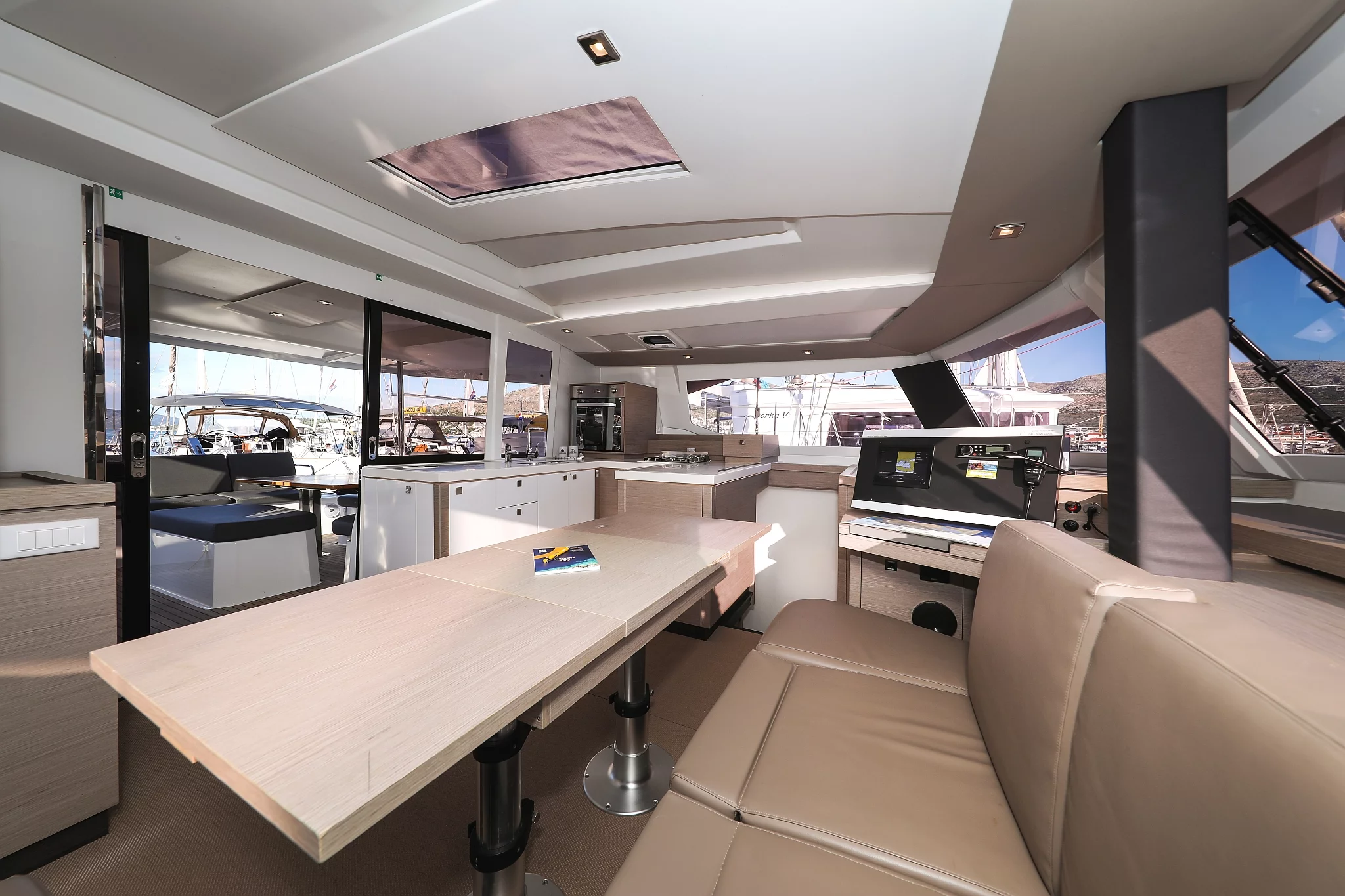 Fountaine Pajot Astrea 42 Quatuor (Macho)  - 15