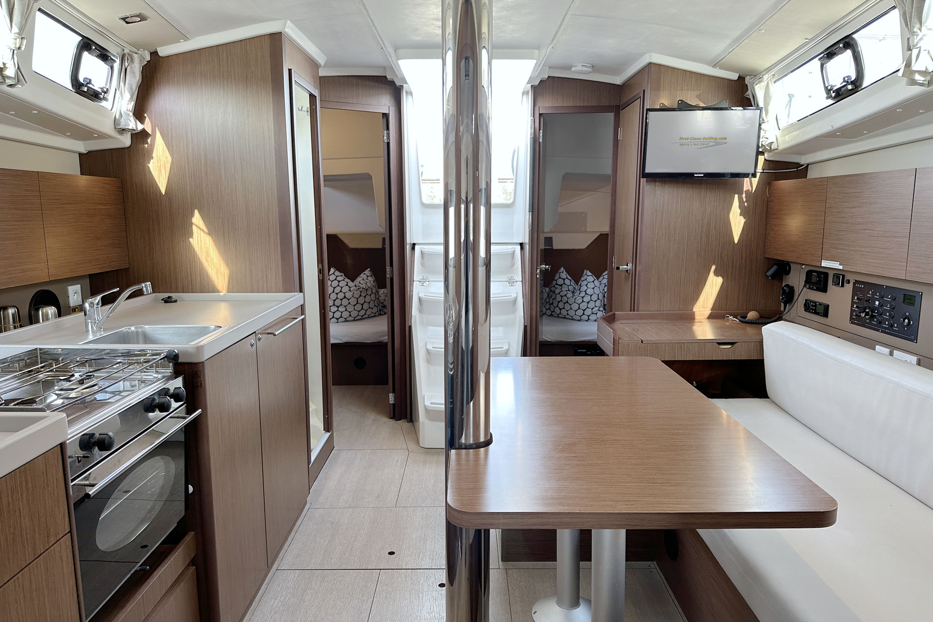 Photo #8 - Oceanis 38.1 (Flip) en Pula - 31707