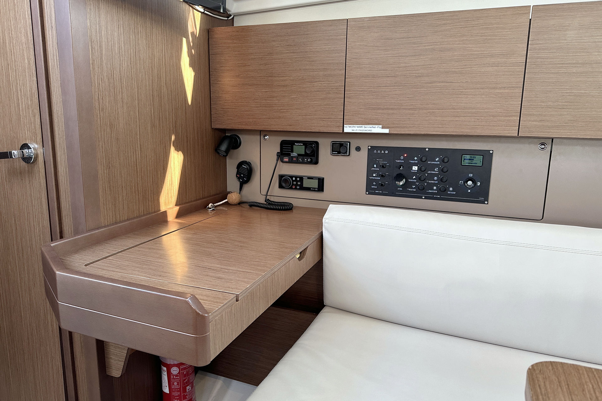 Photo #9 - Oceanis 38.1 (Flip) en Pula - 31707