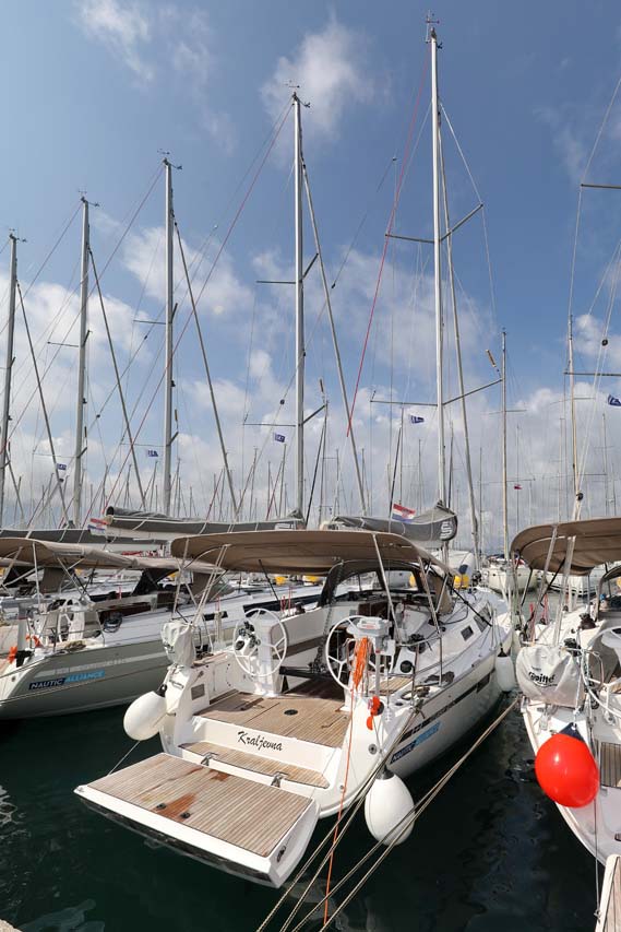 Photo #4 - Bavaria Cruiser 41S (Kraljevna (19)) in Murter - 31746