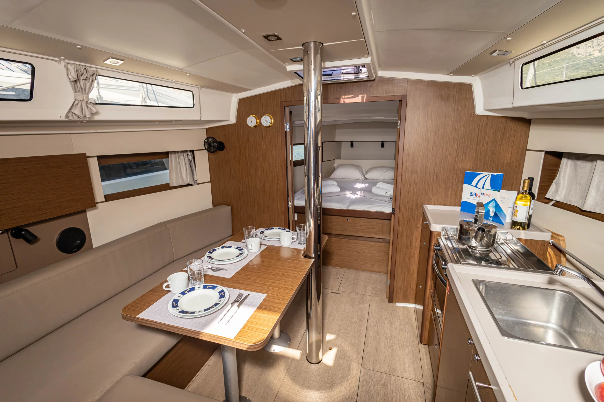 Oceanis 38.1 (The Boss)  - 6